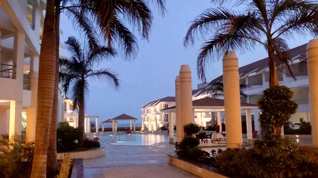 Empires Hotel Puri Exterior photo